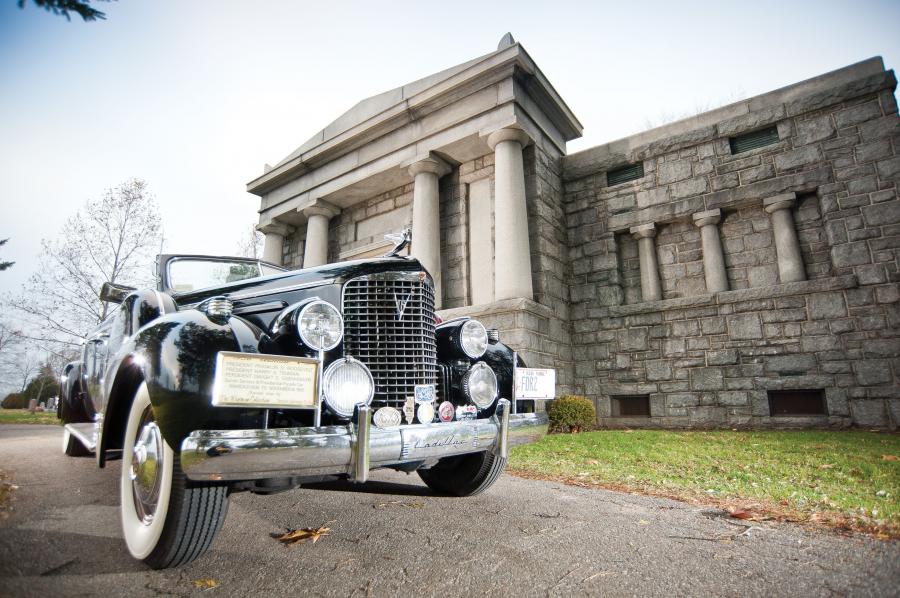  Cadillac V16 Presidential Convertible Parade Limousine by Fleetwood 1938 года  (фото 4 из 57)